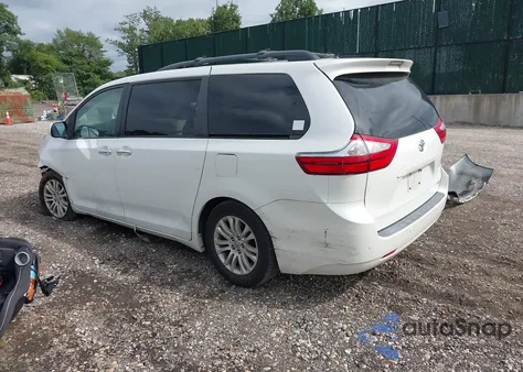 2015 Toyota Sienna Xle 8 Passenger из США, поврежденный, VIN 5TDYK3DC2FS530821